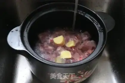 Make Mountain medicine and bone soup step 1