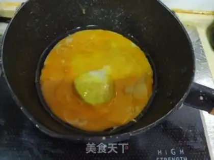 Make Tomato fried eggs step 2