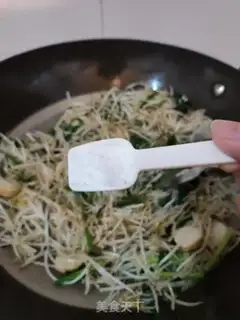 Make Soccer bean sprouts step 6