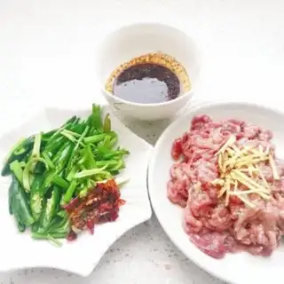 Make Pepper beef step 1