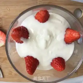 Make Strawberry yogurt step 3
