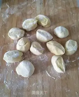 Make Handmade pumpkin buns step 8