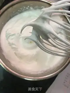 Make Red velvet cake rolls step 4