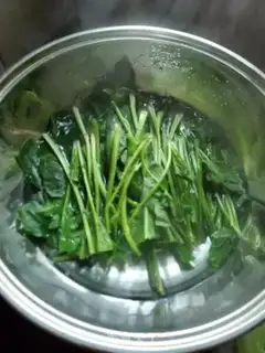 Make Spinach step 1
