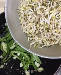 Make Green bean sprouts and hot peppers step 6