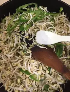 Make Green bean sprouts and hot peppers step 7