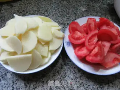 Make Tomato fried potatoes step 0