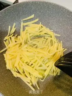 Make Pepper potato gravy step 1