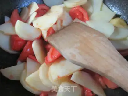 Make Tomato fried potatoes step 3