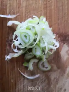 Make Potato pepper fried eggs step 2