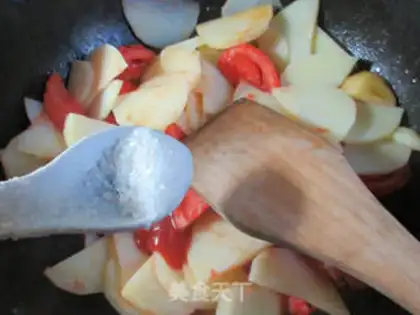 Make Tomato fried potatoes step 5