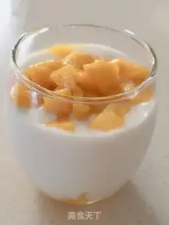 Make Fruit yogurt popsicle step 3