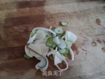 Make Celery with ears step 3