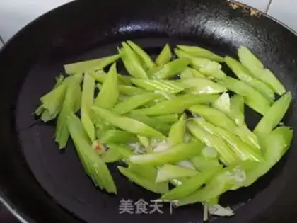 Make Celery with ears step 5