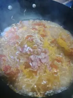 Make Tomato gin and mushroom soup step 2