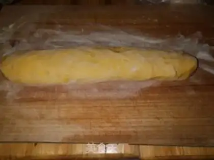 Make Sour crumbs and curd buns step 5