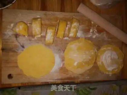 Make Sour crumbs and curd buns step 8