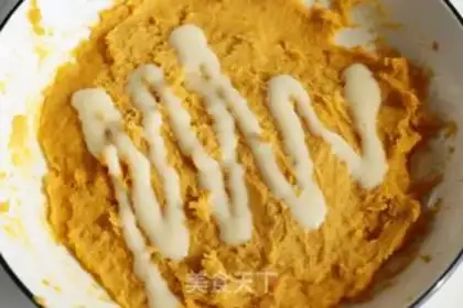 Make Hand-catched cheesecake step 1