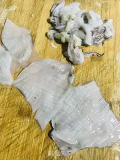 Make Squeeze the pepper and blow the squid step 2