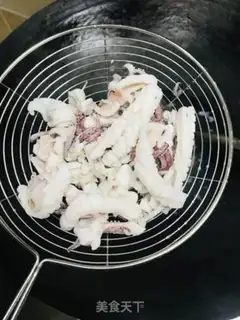Make Squeeze the pepper and blow the squid step 4