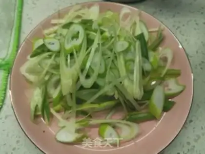 Make Onion fried pork step 0
