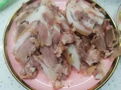 Make Onion fried pork step 1