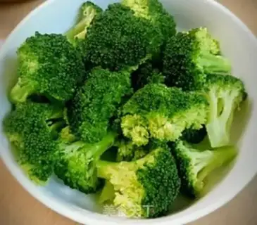 Make Shrimp broccoli step 1