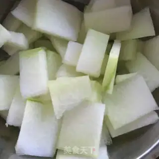 Make Low fat melon shrimp soup step 2