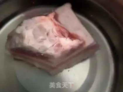 Make Meatloaf, white mushrooms step 0
