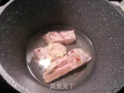Make Pork bone moth corn soup step 1