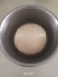 Make Butter and garlic hand tore step 3