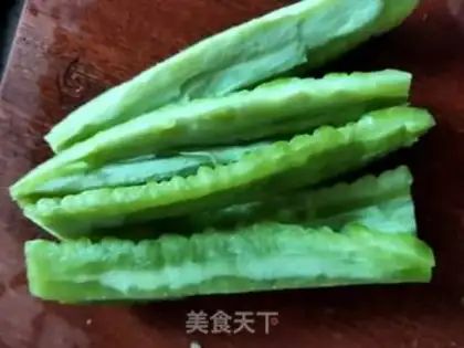 Make Seameat with bitter melons step 1