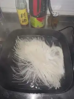 Make Onion noodles step 1