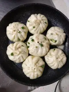 Make Onion beef buns step 2
