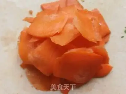 Make Carrots, spinach, tofu skin step 3