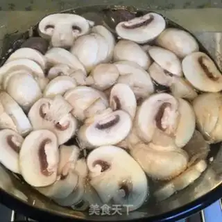 Make Mushroom beefball soup step 5