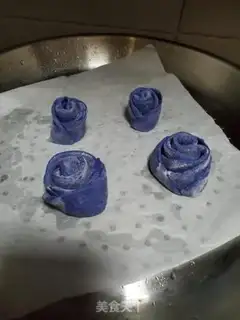 Make The blue chrysanthemum step 10