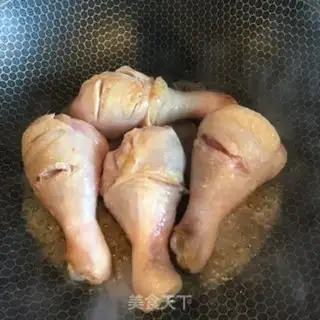 Make Two mushrooms burning chicken legs step 2