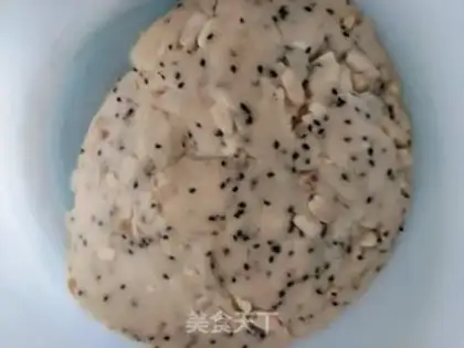 Make Black sesame peanut peaches step 4