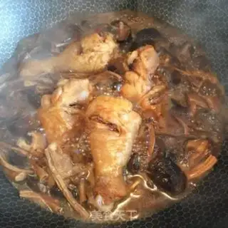 Make Two mushrooms burning chicken legs step 5