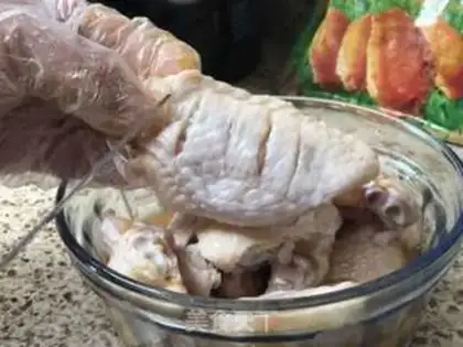 Make A casserole roasted chicken wings step 0