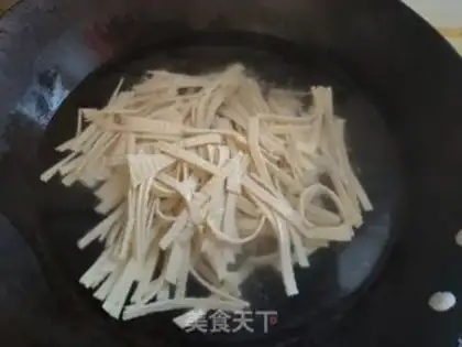 Make Jealousy bean sprouts step 1