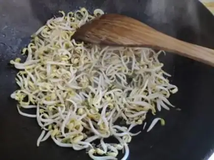 Make Jealousy bean sprouts step 4