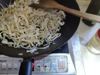 Make Jealousy bean sprouts step 6