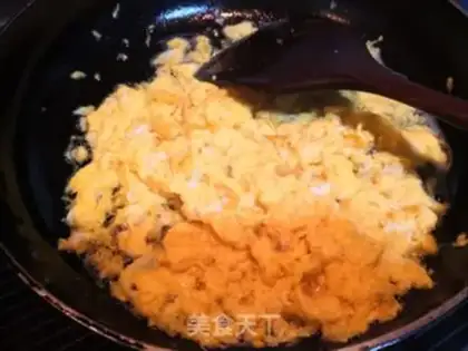 Make Spicy egg buns step 5