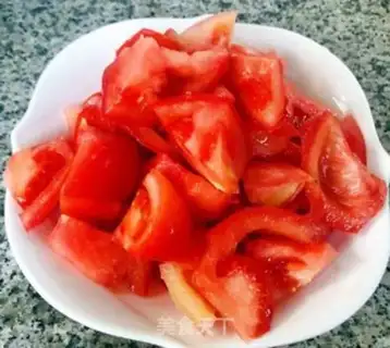 Make Eggs and tomatoes step 3