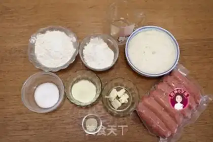 Make Polish sausage wreath bread step 0