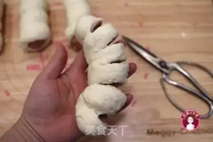 Make Polish sausage wreath bread step 12