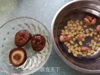 Make Flaming mushroom soy-cup pig hoof step 1
