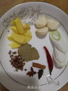 Make Flaming mushroom soy-cup pig hoof step 2